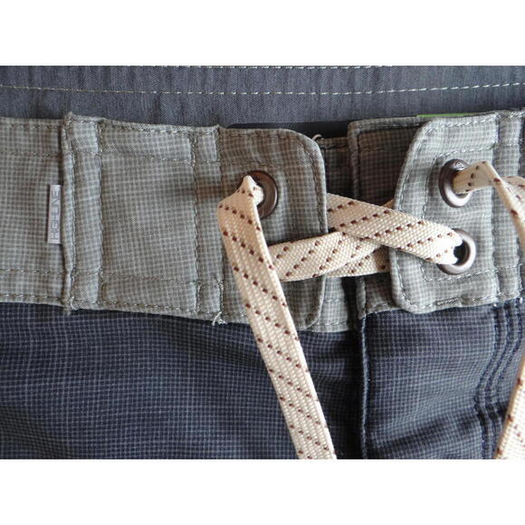 Men's Surf Shorts with Colorful Stripes Size 40 - Picture 6 of 7